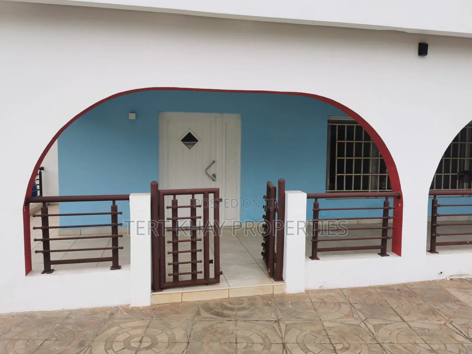 3bdrm Apartment in Rowi, Frafraha for rent