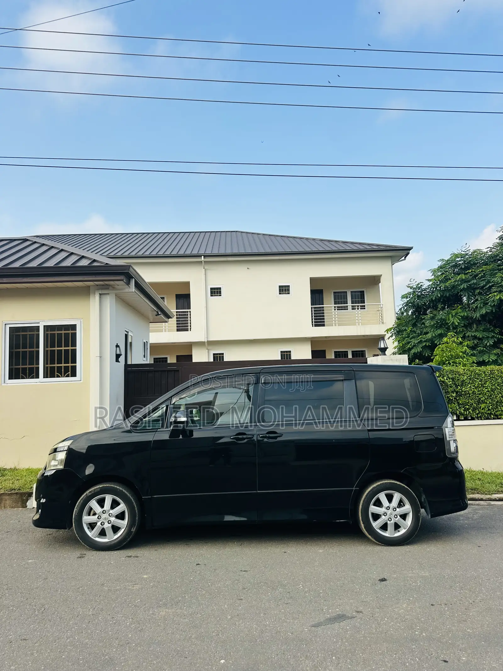 Toyota Voxy X 4WD 7-Seater 2012 Black