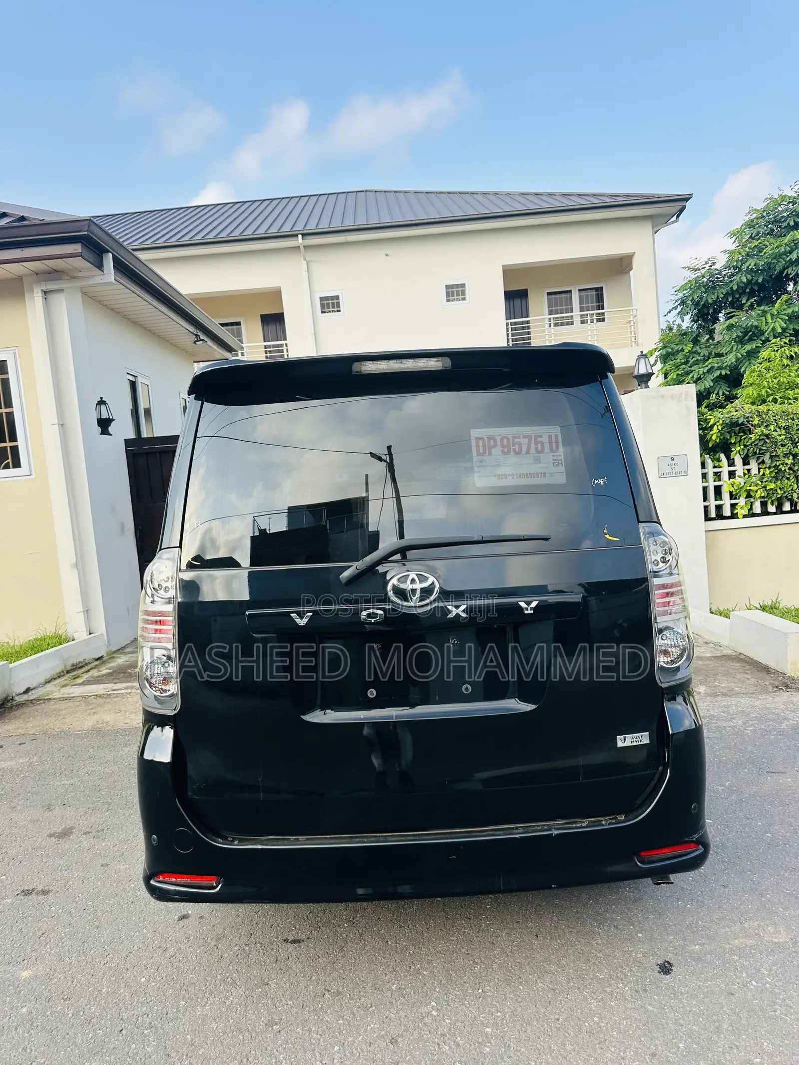 Toyota Voxy X 4WD 7-Seater 2012 Black