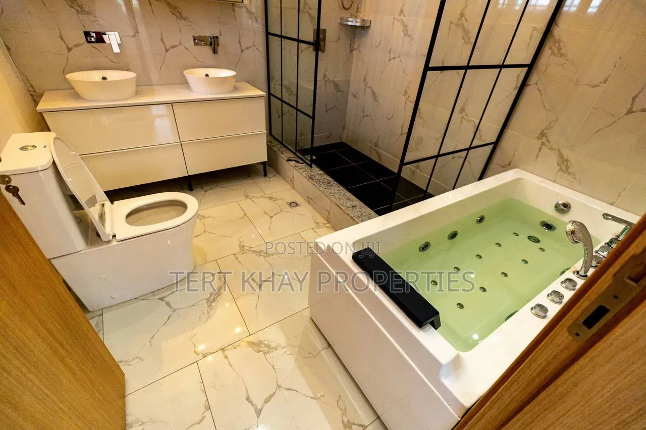 4bdrm House in Lashini, Lashibi for sale