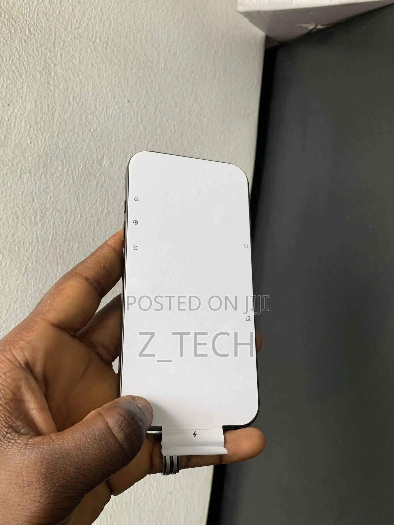 New Apple iPhone 16 128 GB Black