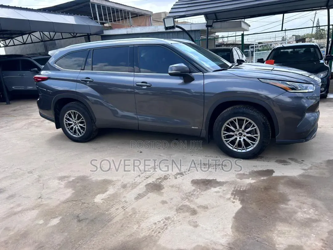 Toyota Highlander 2022 Gray