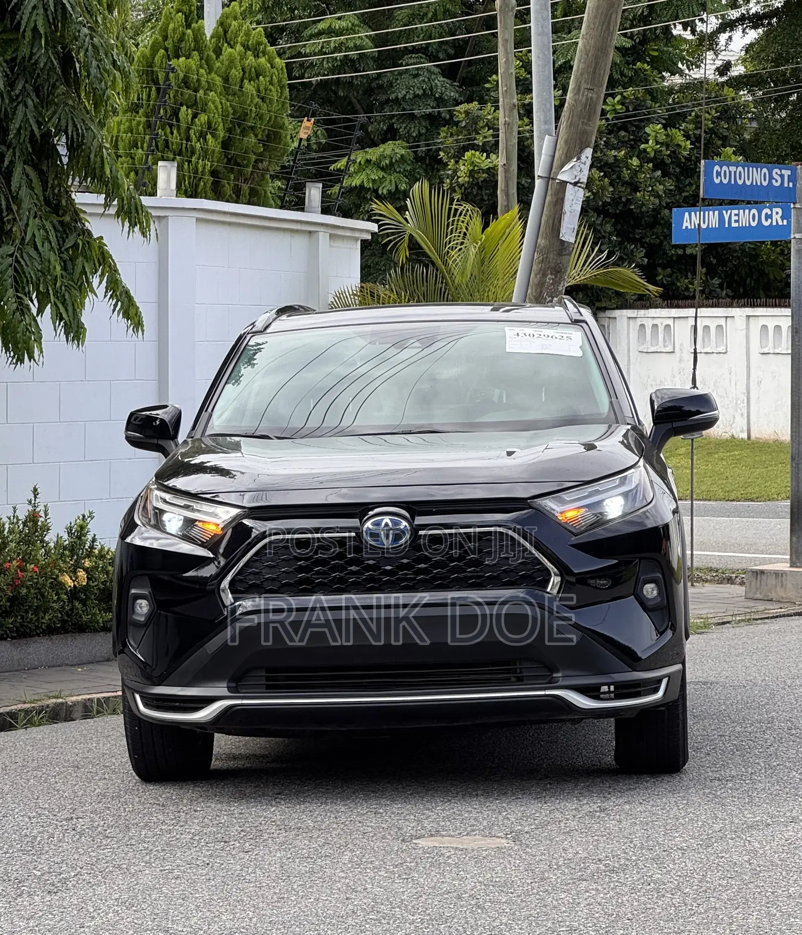 Toyota RAV4 Hybrid 2022 Blue