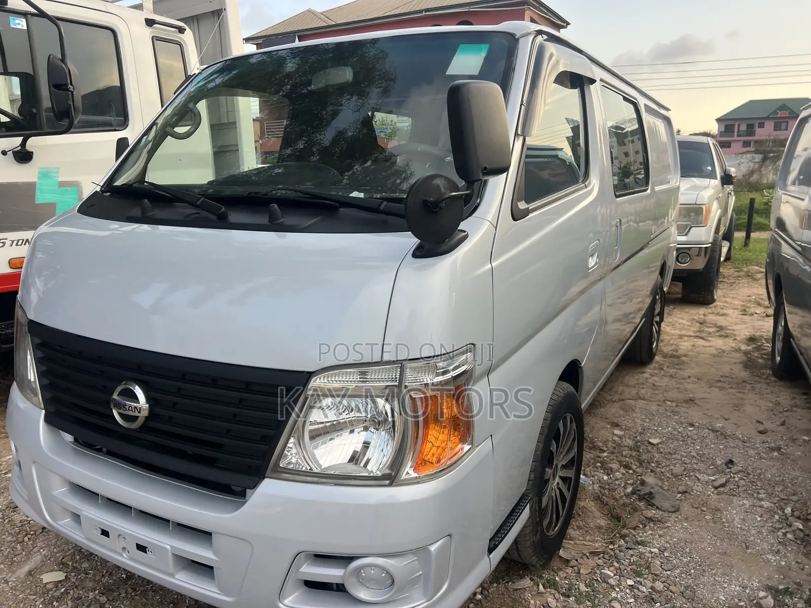 Nissan Caravan (Urvan) 2009 Grey