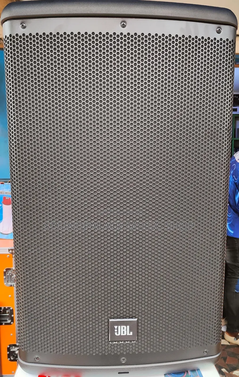 JBL Prx915, a Professional, Active Two-Way 15-Inch Pa Loudspeaker