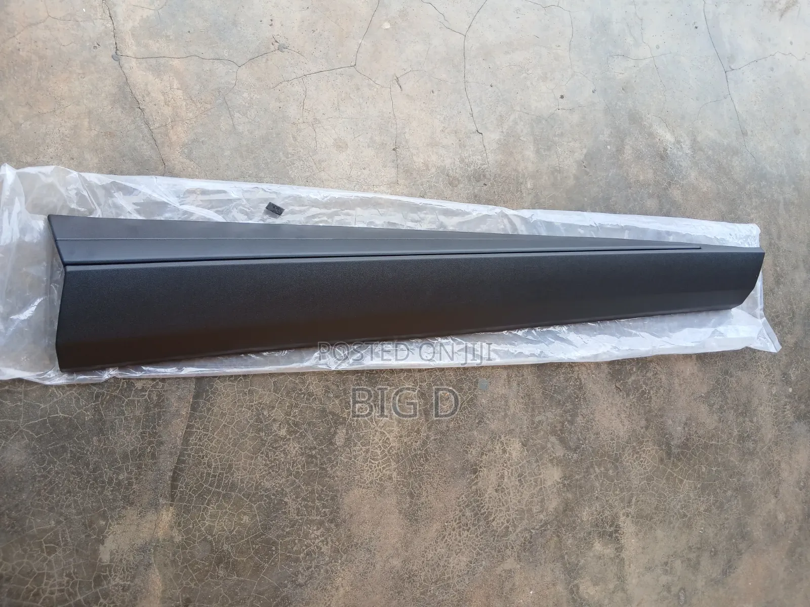 Nissan Rogue 2023 ,2024 ,2025 Front Door Moulding