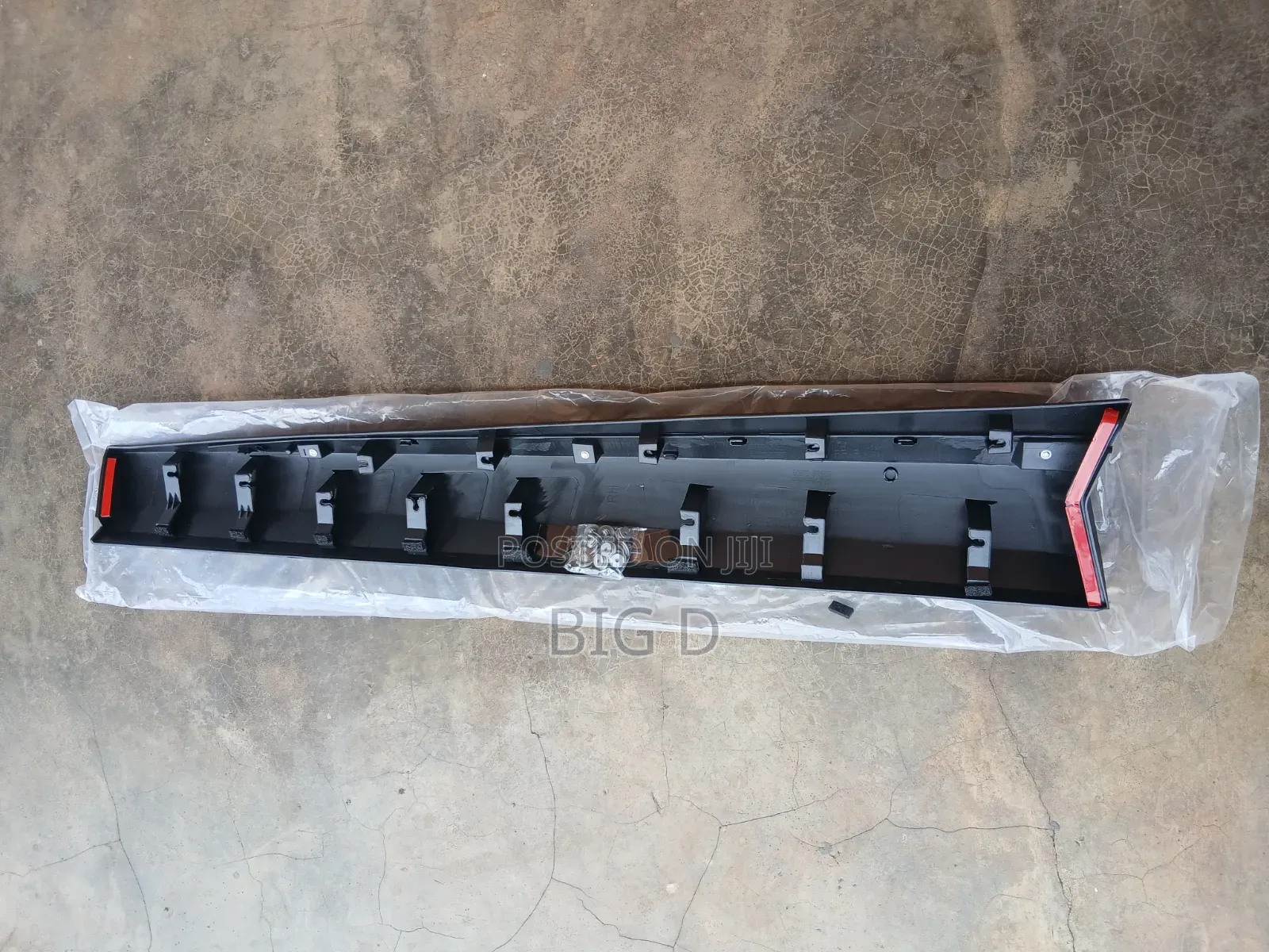 Nissan Rogue 2023 ,2024 ,2025 Front Door Moulding