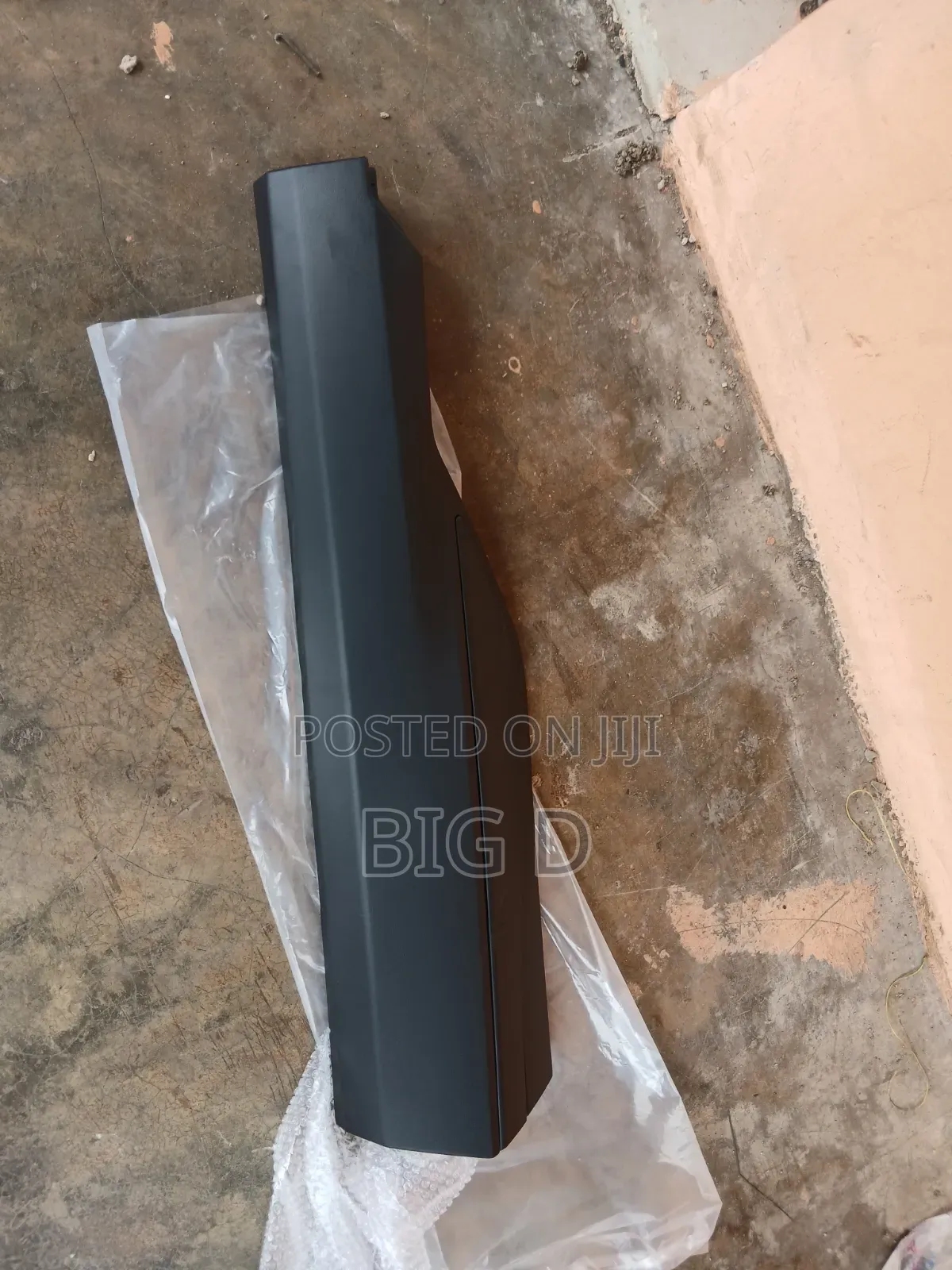 Nissan Rogue 2023 ,2024 ,2025 Back Door Moulding