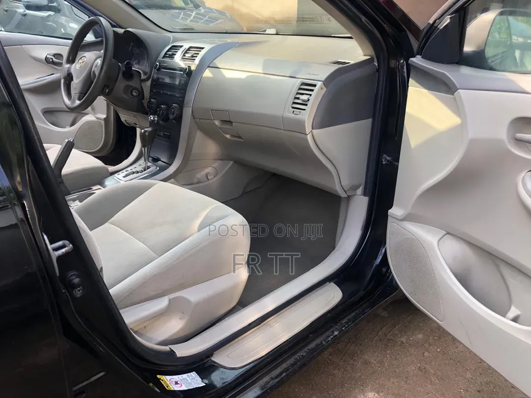 Toyota Corolla 2010 Black