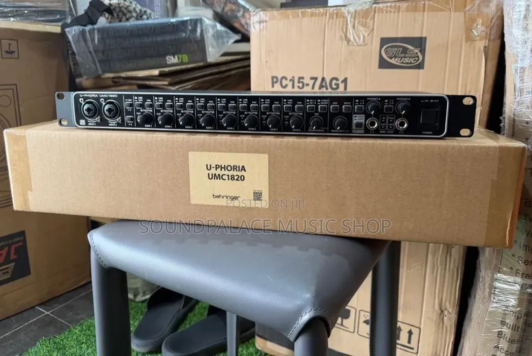 Behringer U-Phoria Umc1820 Usb Audio Interface