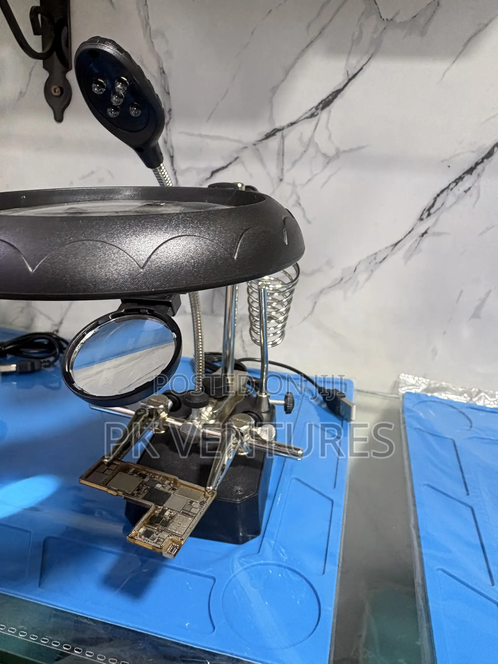 Helping Hand Magnifier Led With Soldering Stand