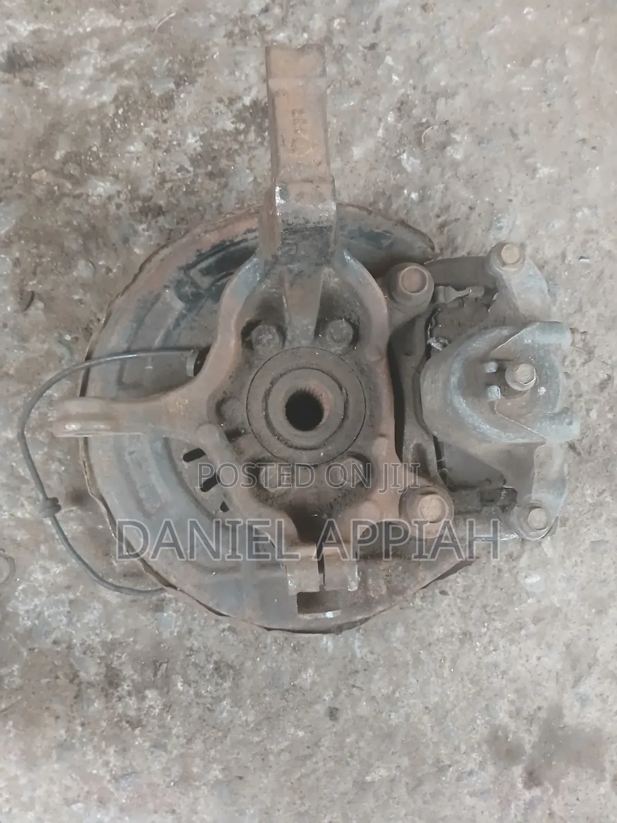 Nissan Sentra (2008 - 2012) Front Hub