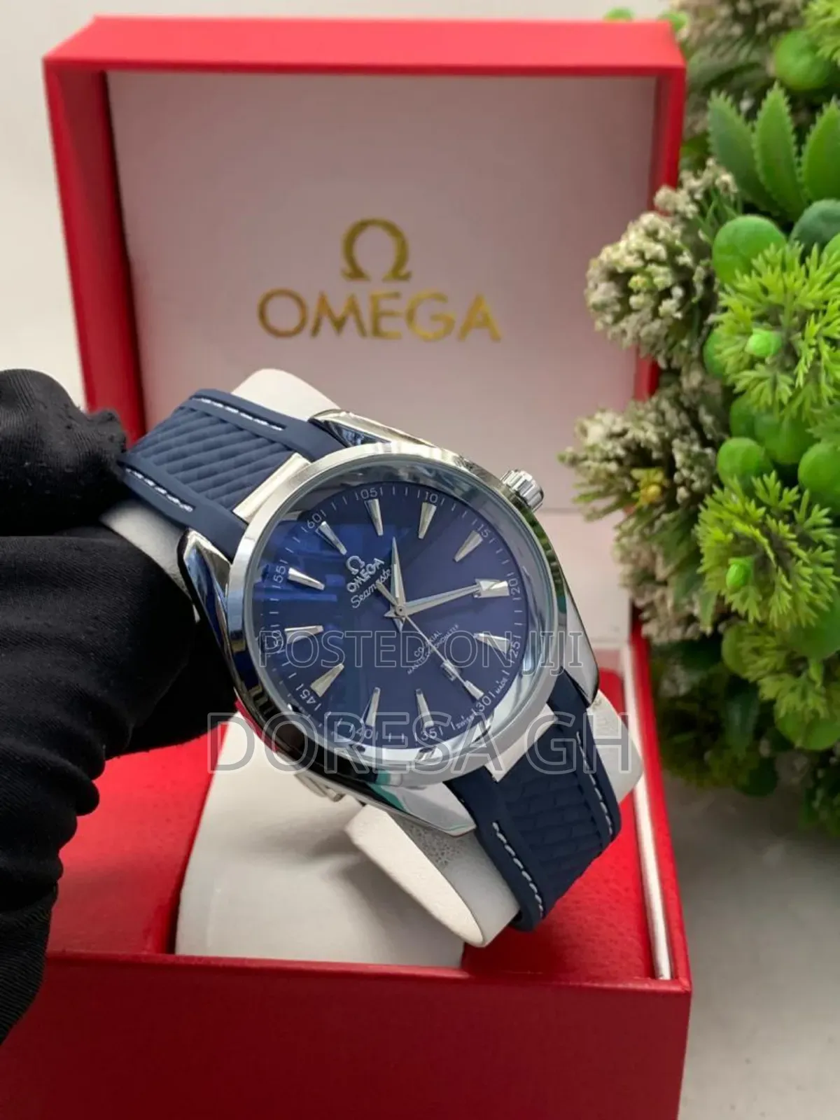 Omega Watch With Silicone Strap – Bold Everyday Timepiece