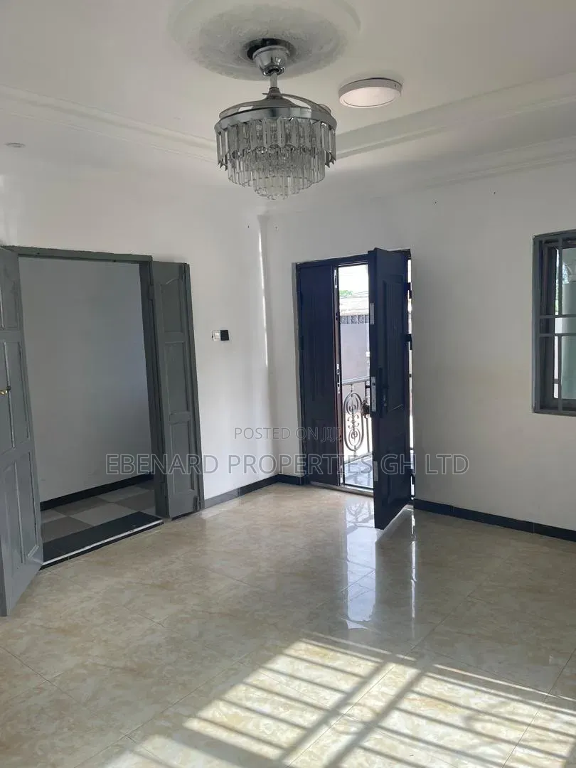 2bdrm House in Ebenard Properties, Baatsona Total for rent