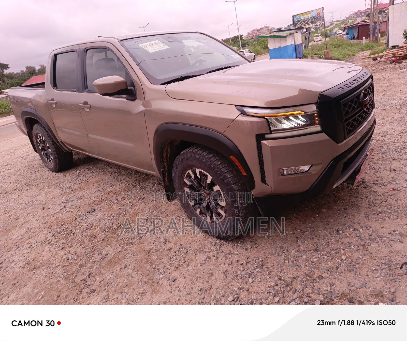 Nissan Frontier 2025 Pink
