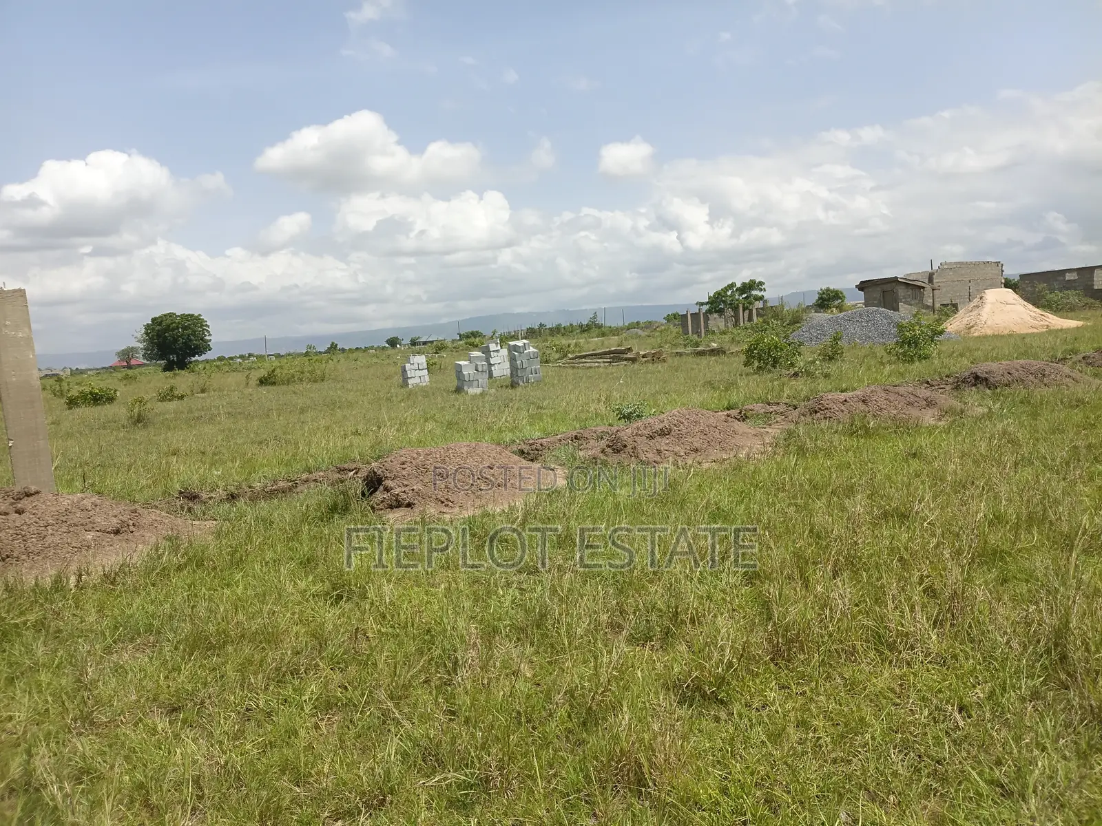 70x100ft Full Plot — Shai Hills, Free Documentation