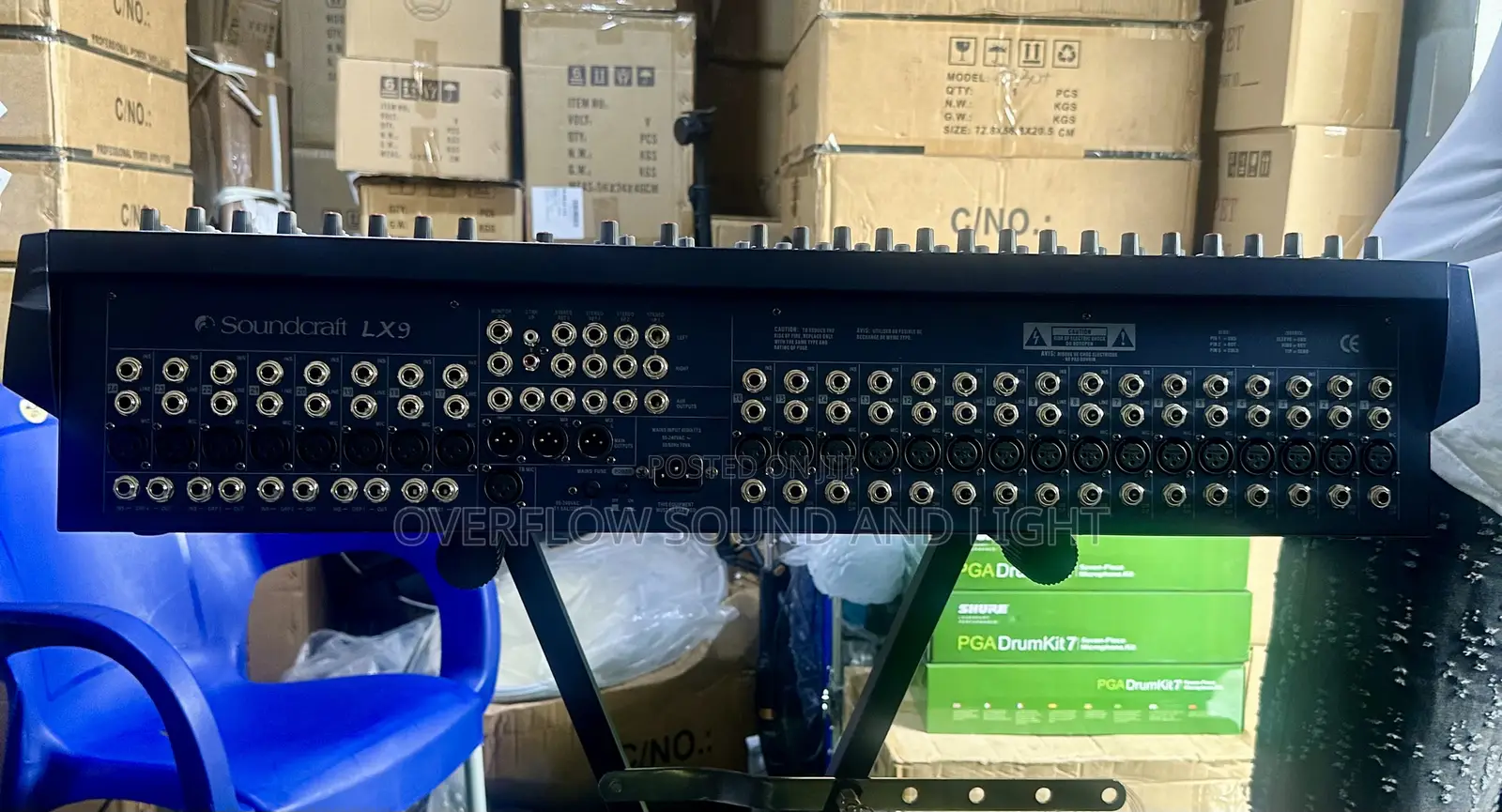 Soundcraft Lx9 24-Channel Analog Mixer