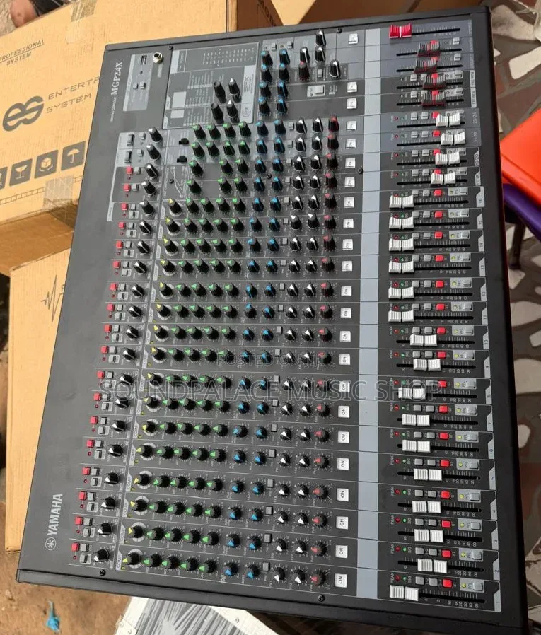 Yamaha Mgp24x 24channel Mixer Console