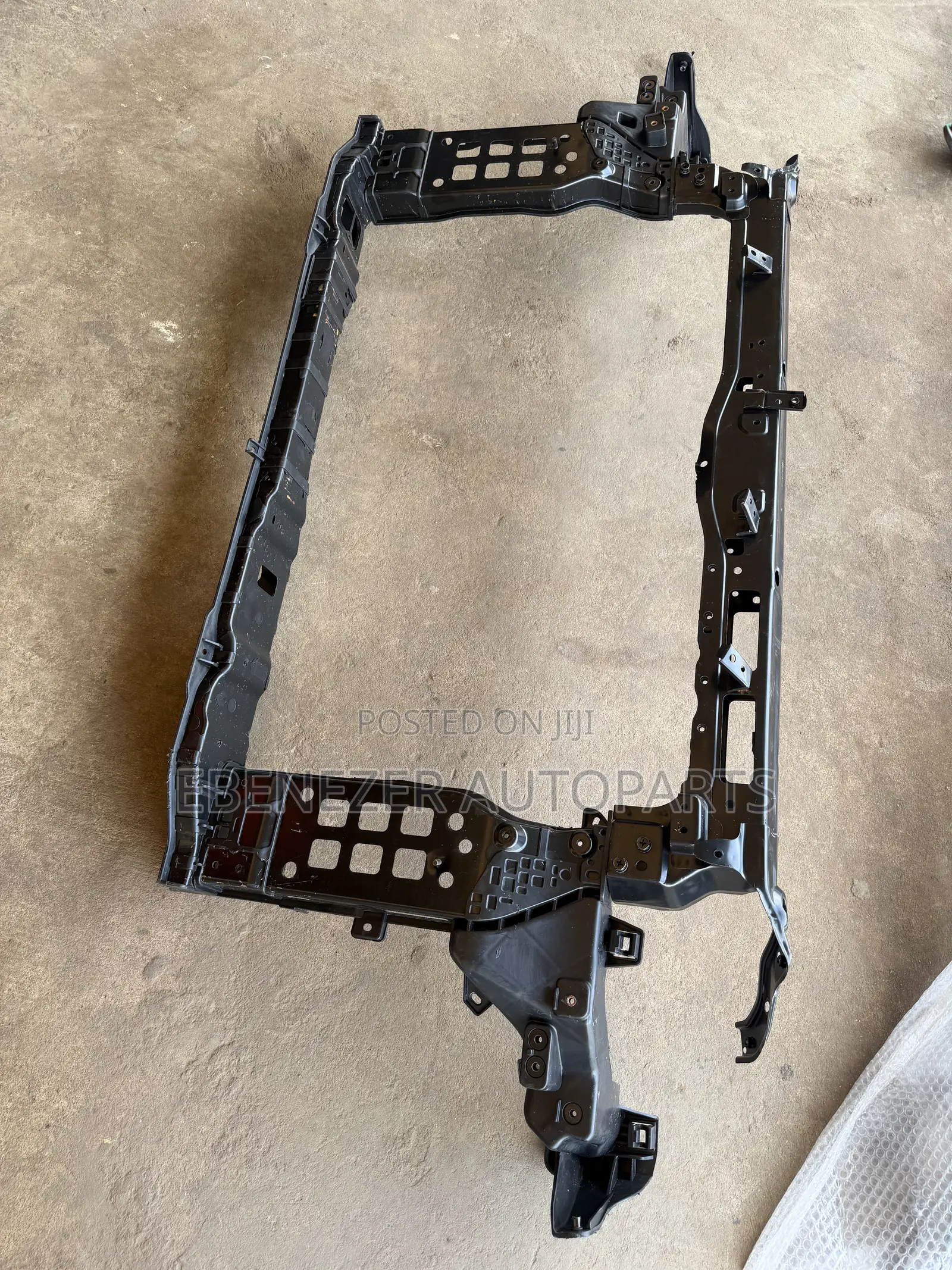 Hyundai Santafe Radiator Support 2017 2018