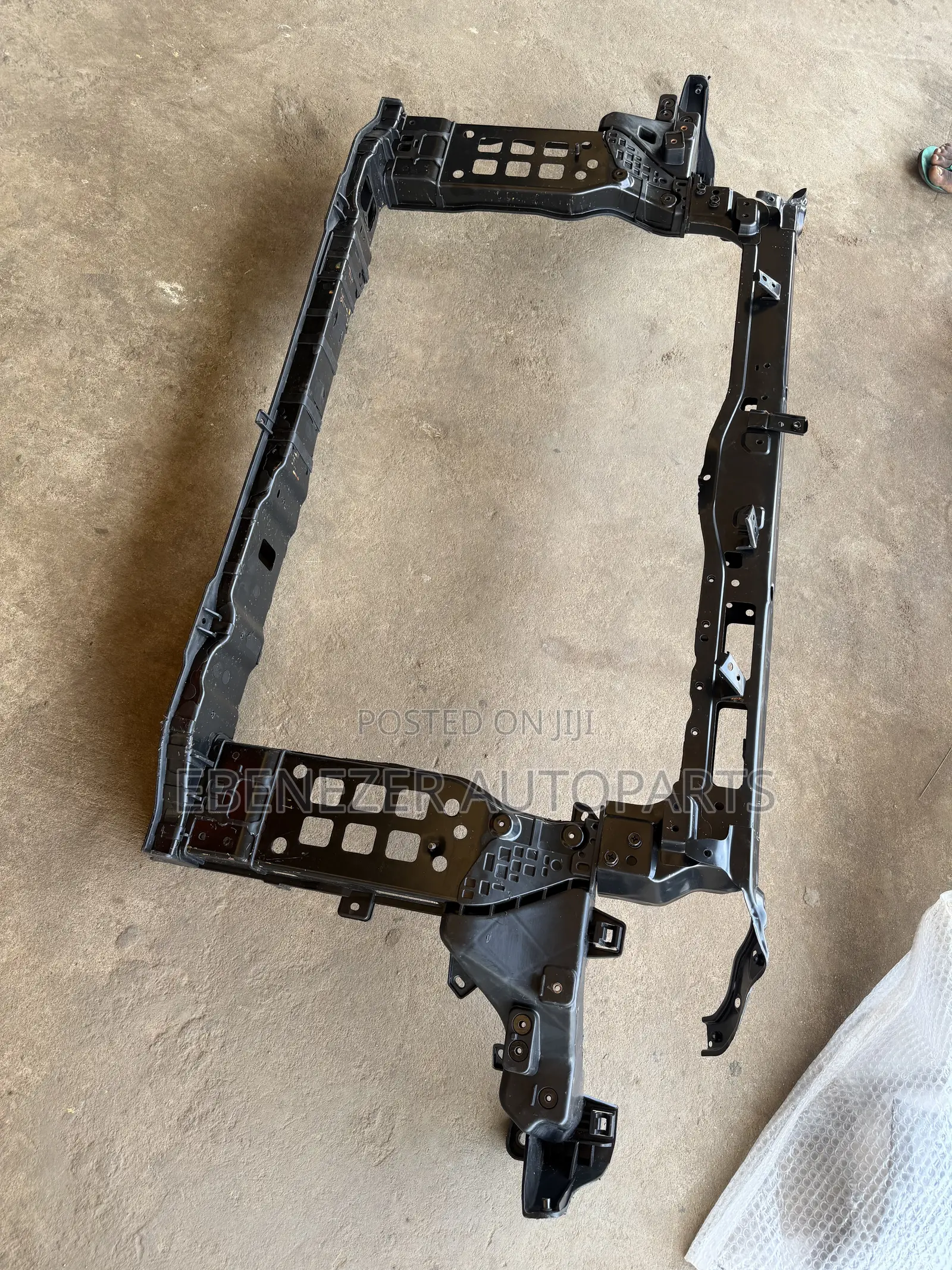 Hyundai Santafe Radiator Support 2017 2018