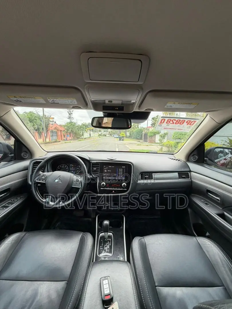 Mitsubishi Outlander 2020 Red