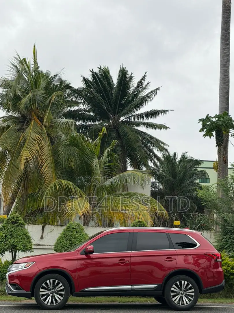 Mitsubishi Outlander 2020 Red