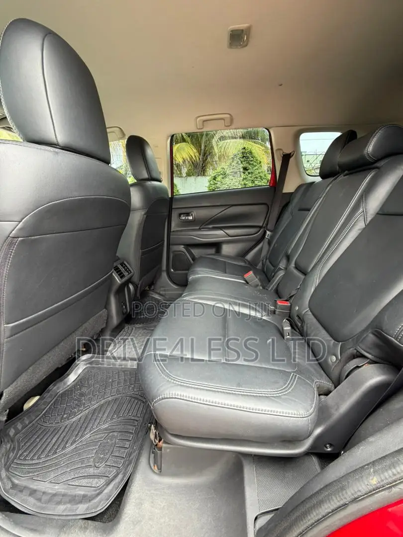 Mitsubishi Outlander 2020 Red