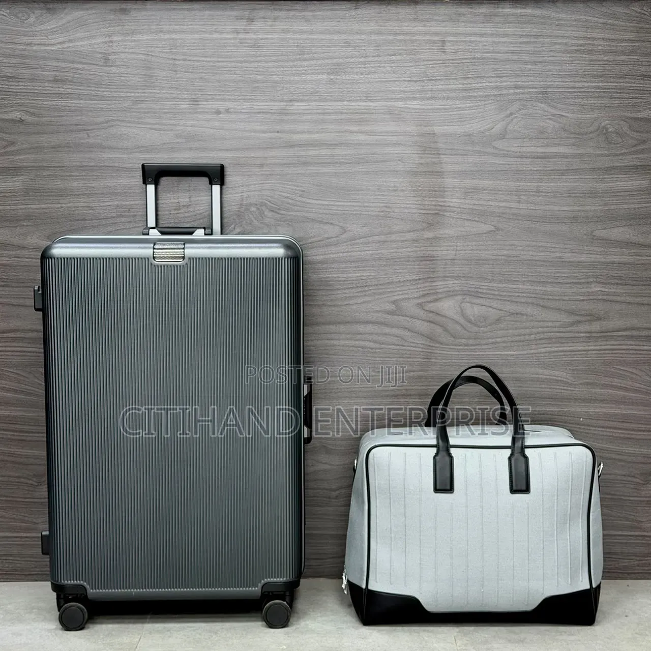 Classic Luggage Travelling Bag Set