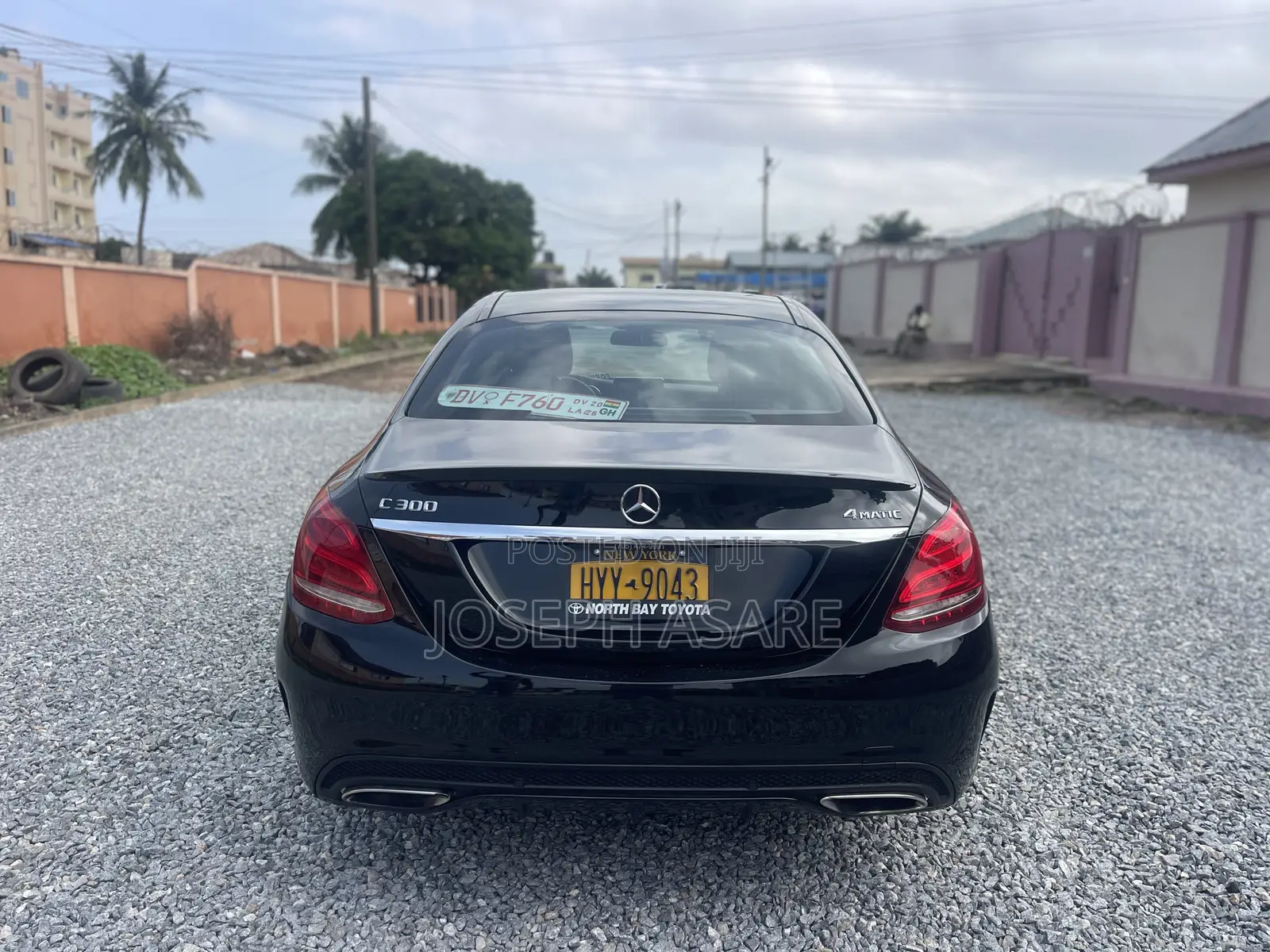 Mercedes-Benz C300 Luxury 4dr AWD 4Matic Sedan (2.0L 4cyl 7A) 2015