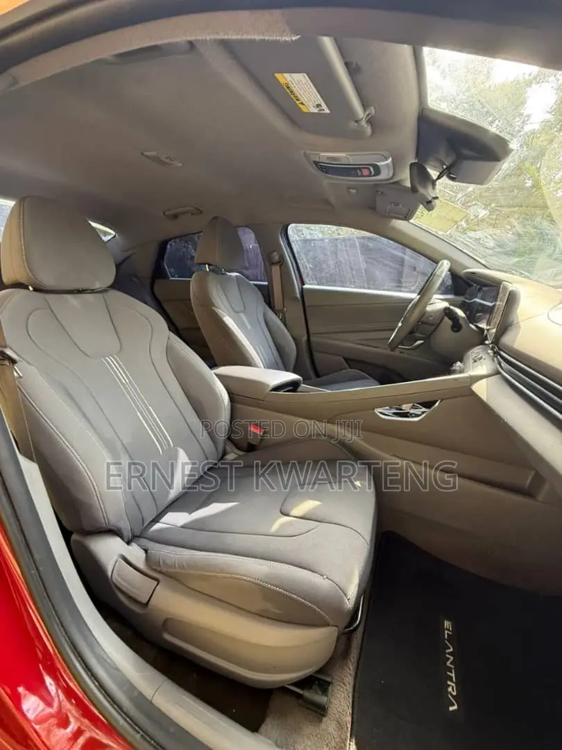 Hyundai Elantra 2023 Red