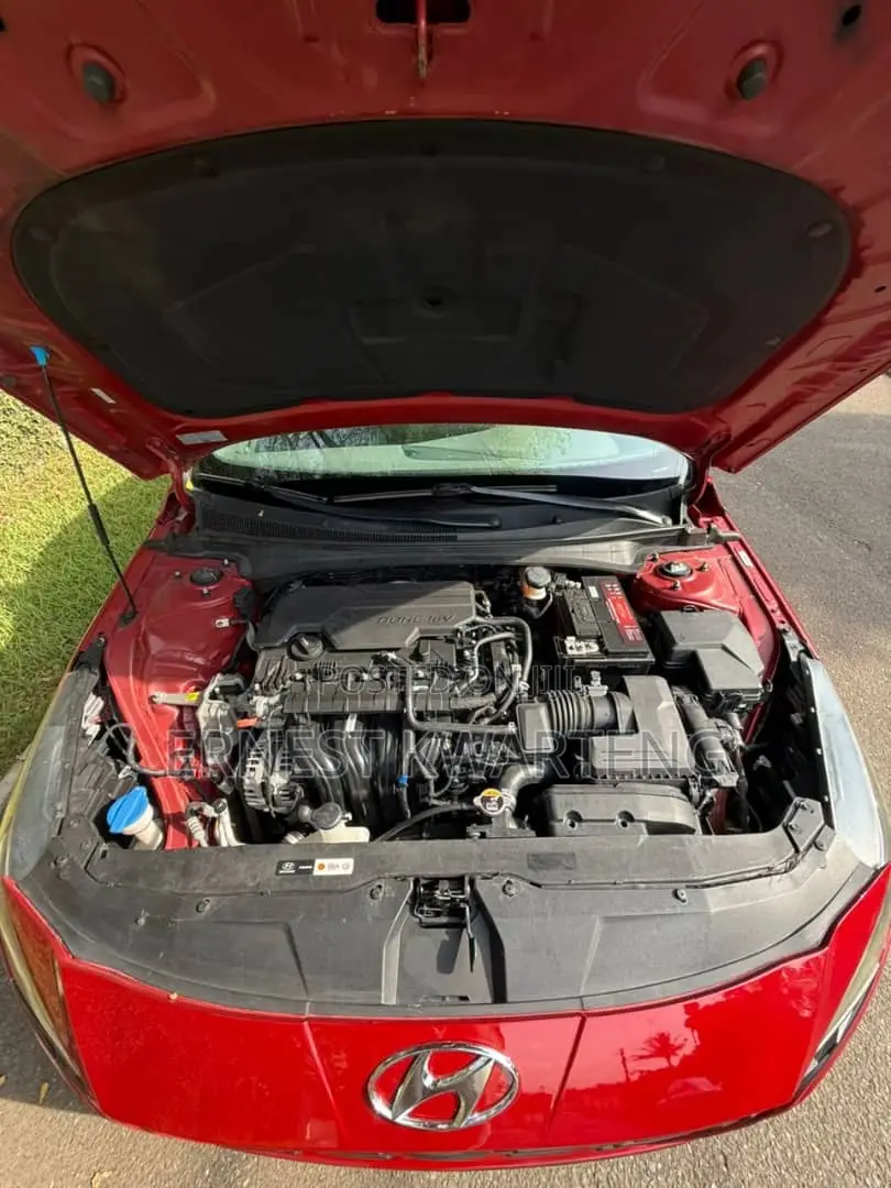 Hyundai Elantra 2023 Red