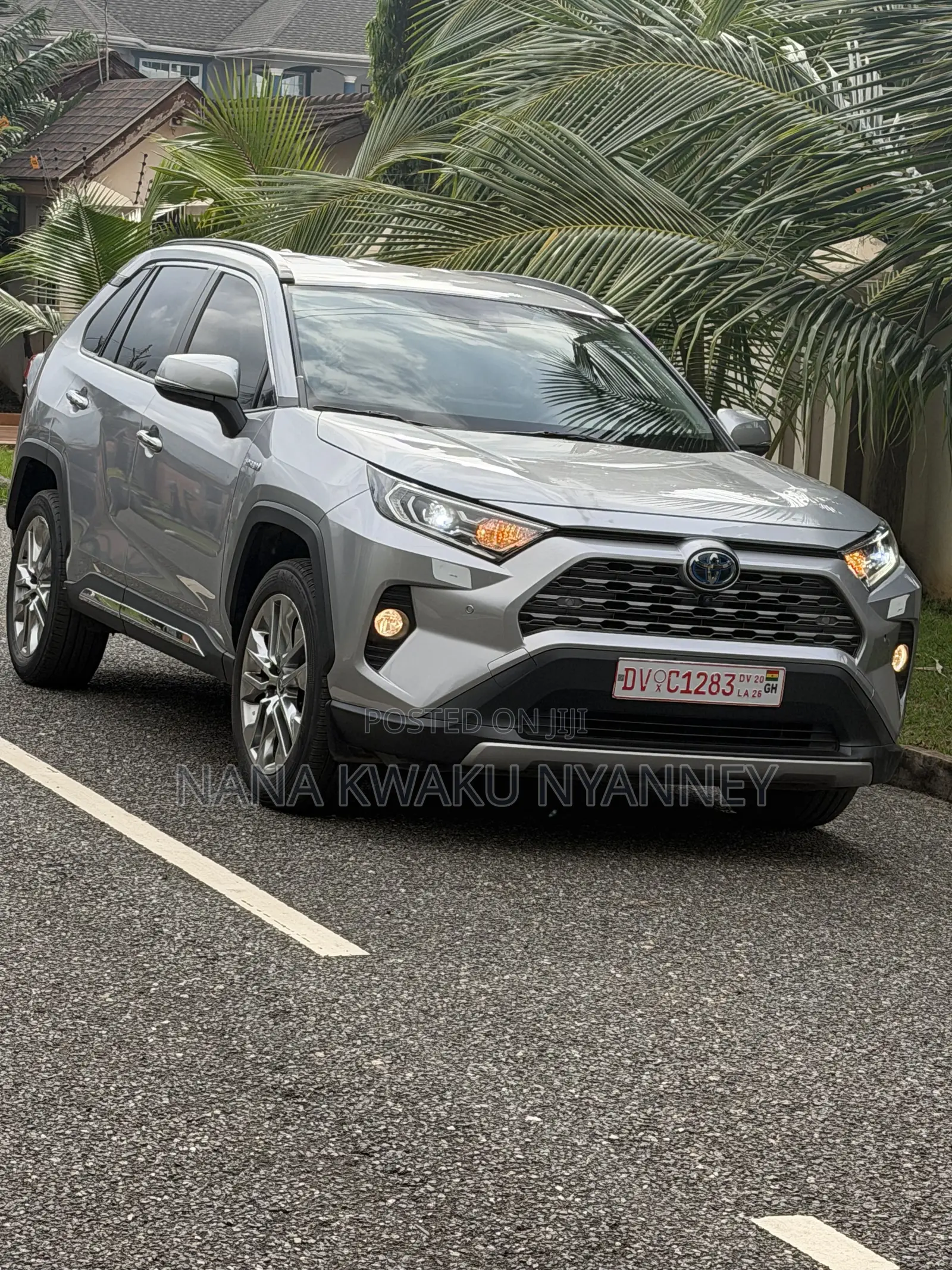 Toyota RAV4 Hybrid 2024 Silver