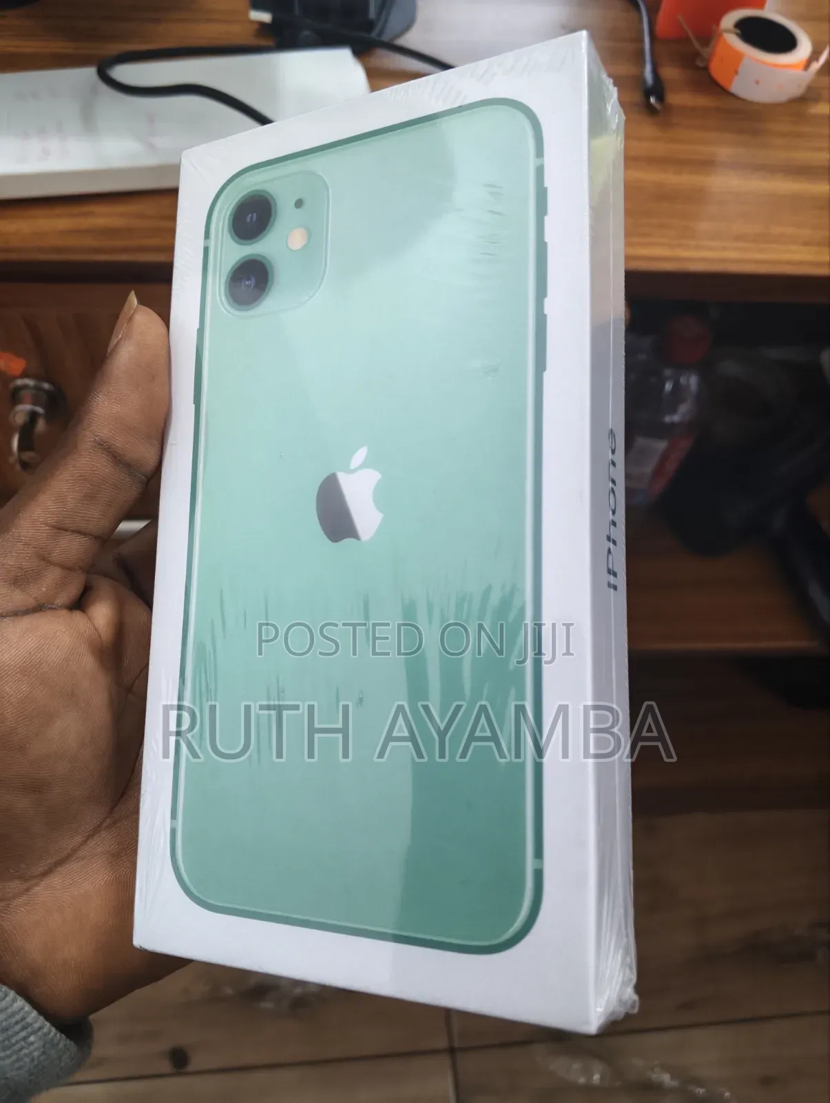 New Apple iPhone 11 128 GB Green