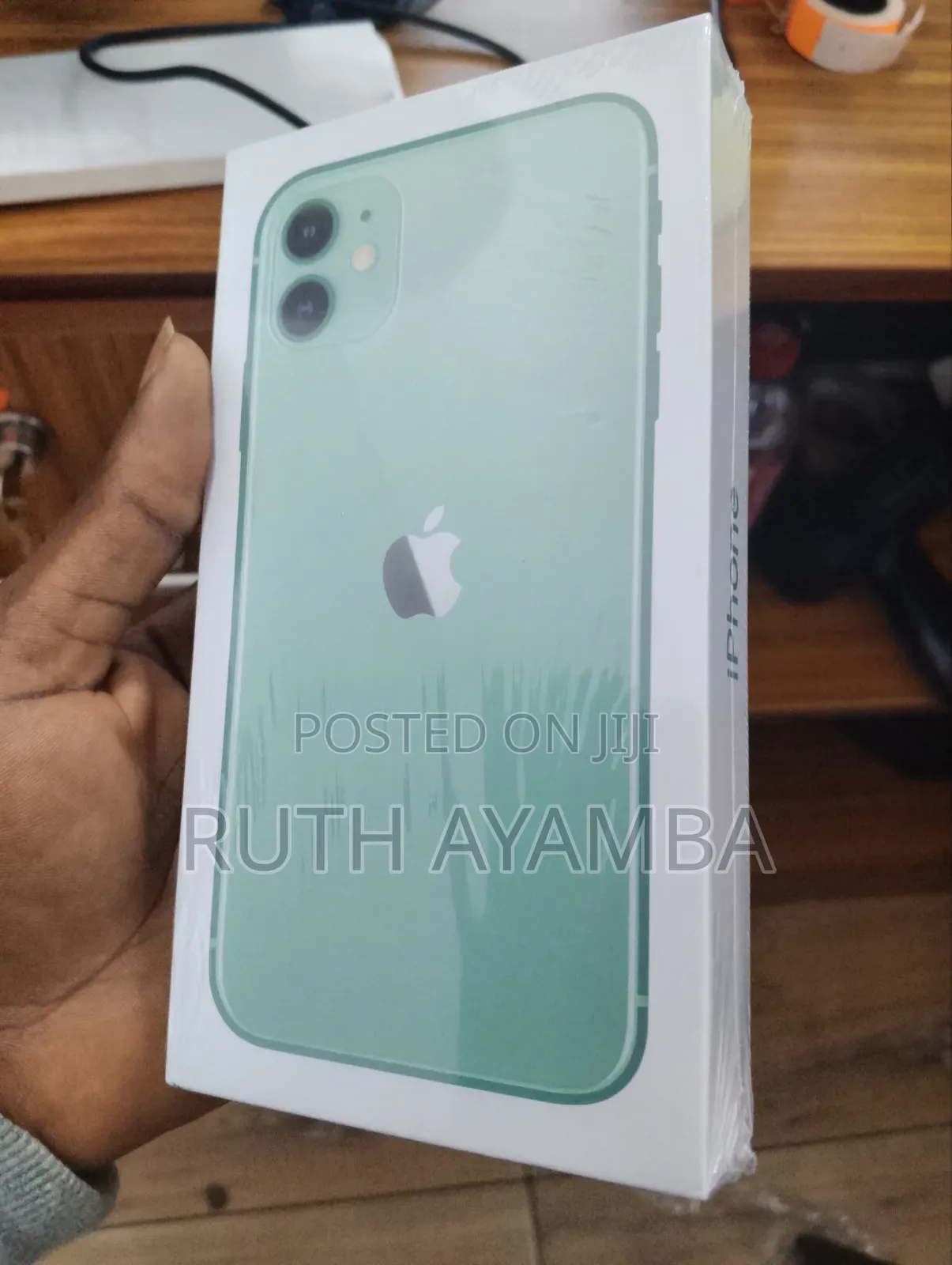 New Apple iPhone 11 128 GB Green