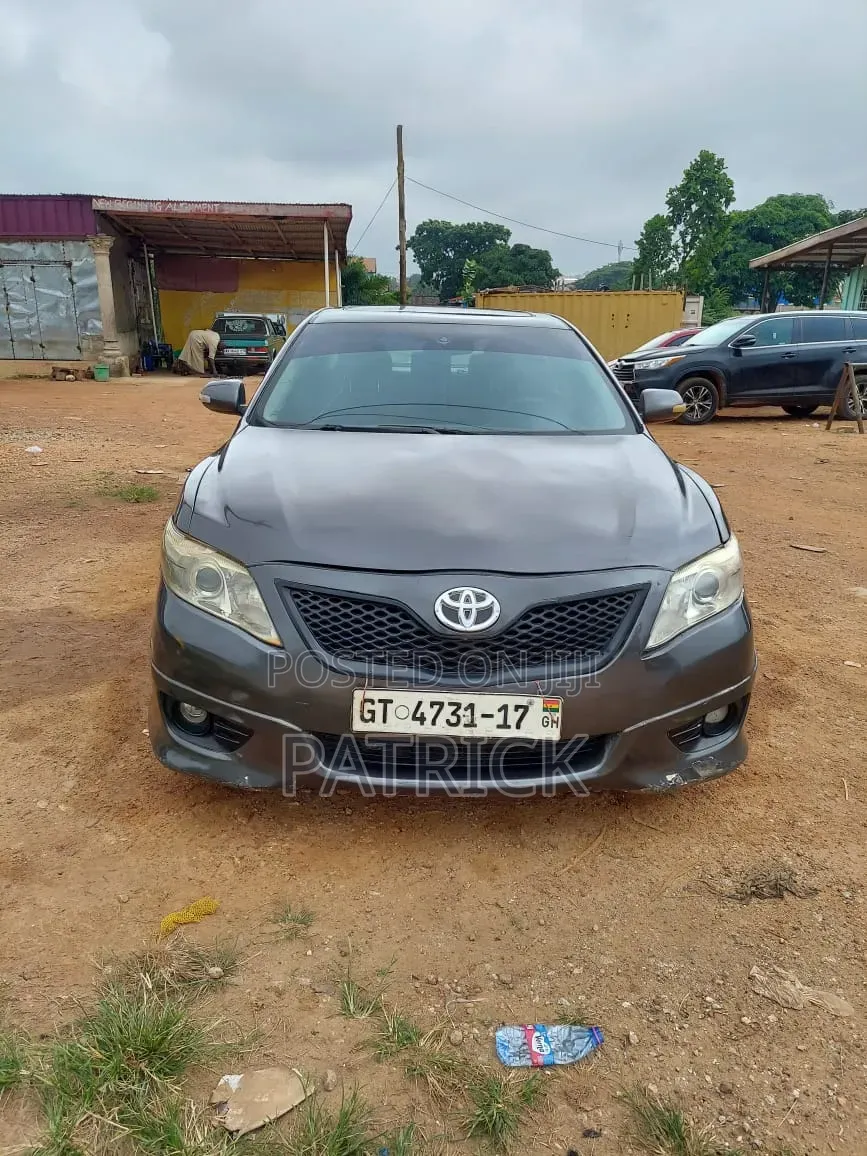 Toyota Camry 2010 Gray