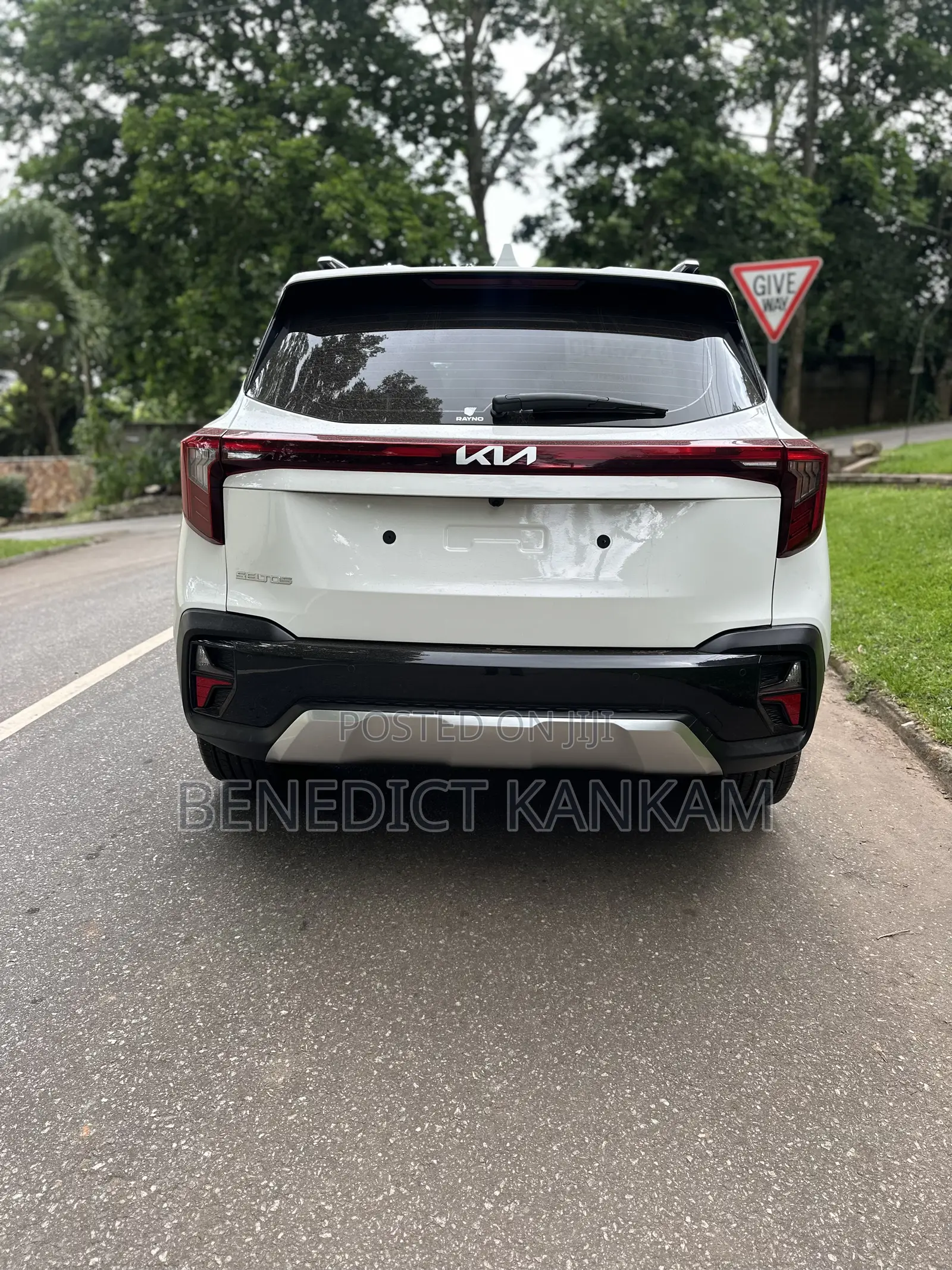 Kia Seltos 2025 White