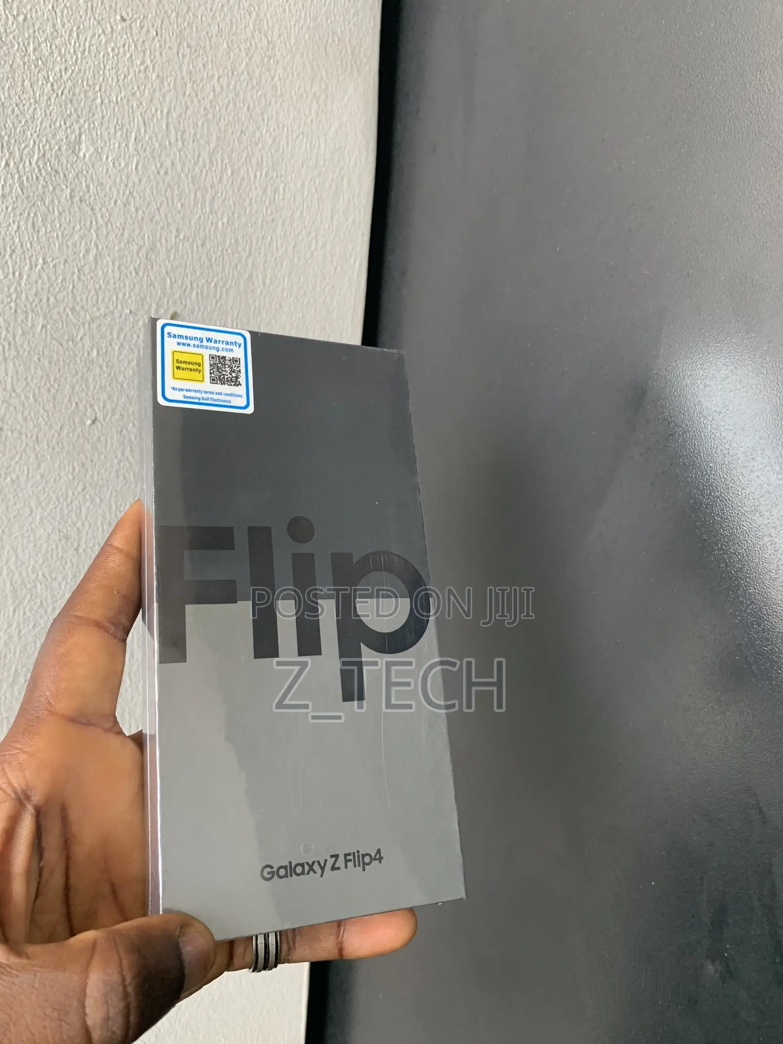 New Samsung Galaxy Z Flip4 256 GB Black