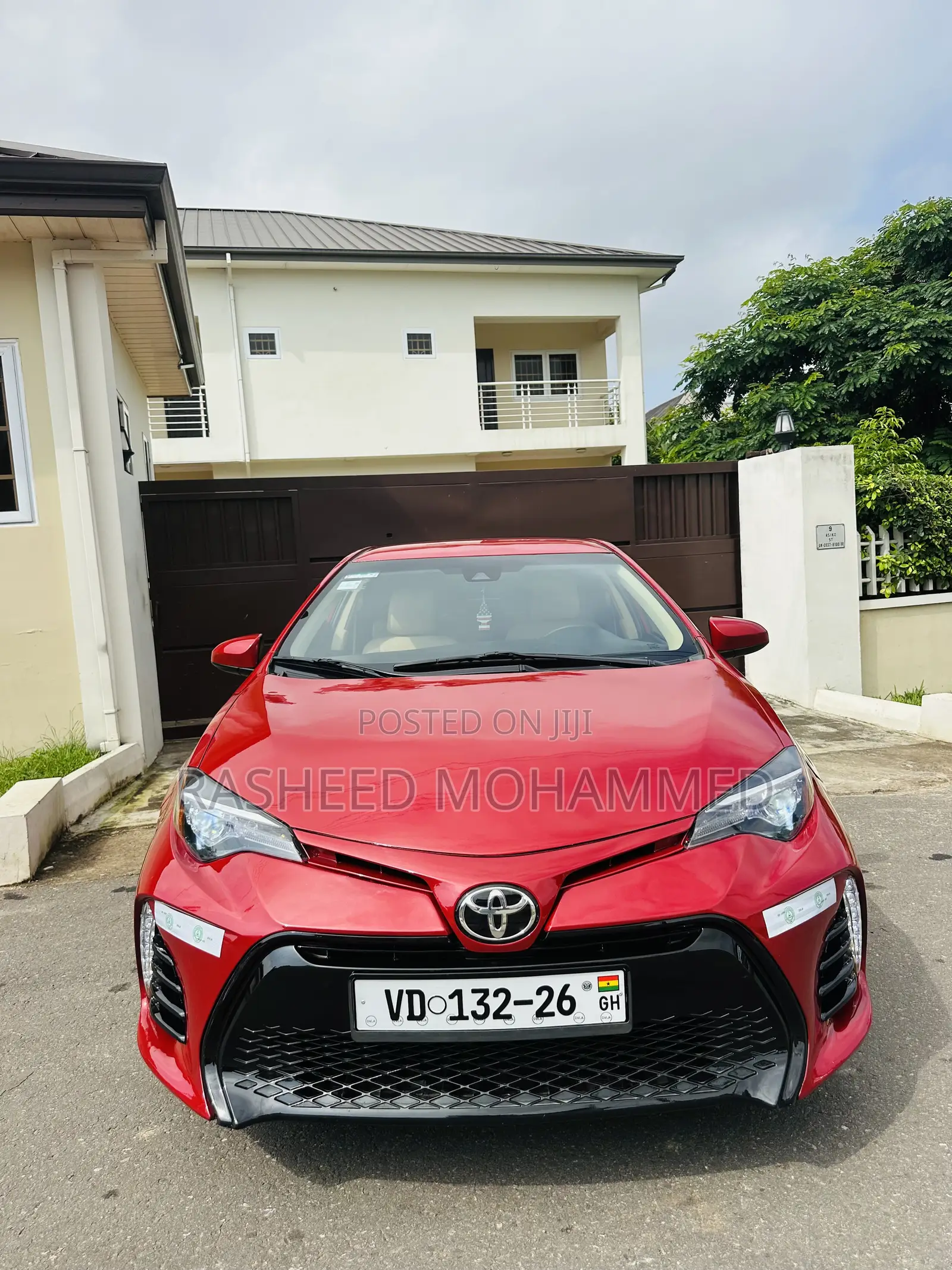 Toyota Corolla LE Eco (1.8L 4cyl 2A) 2018 Red