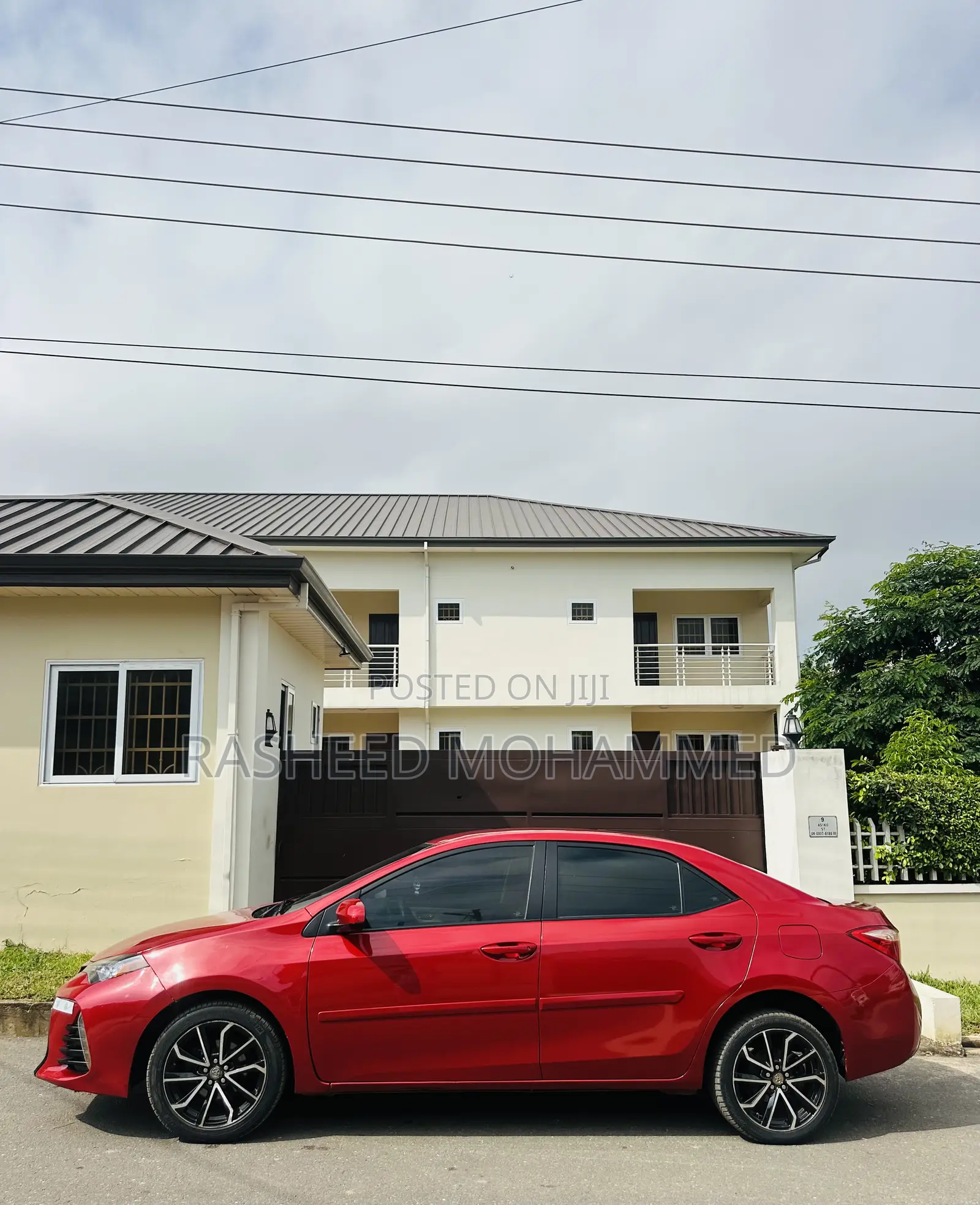 Toyota Corolla LE Eco (1.8L 4cyl 2A) 2018 Red