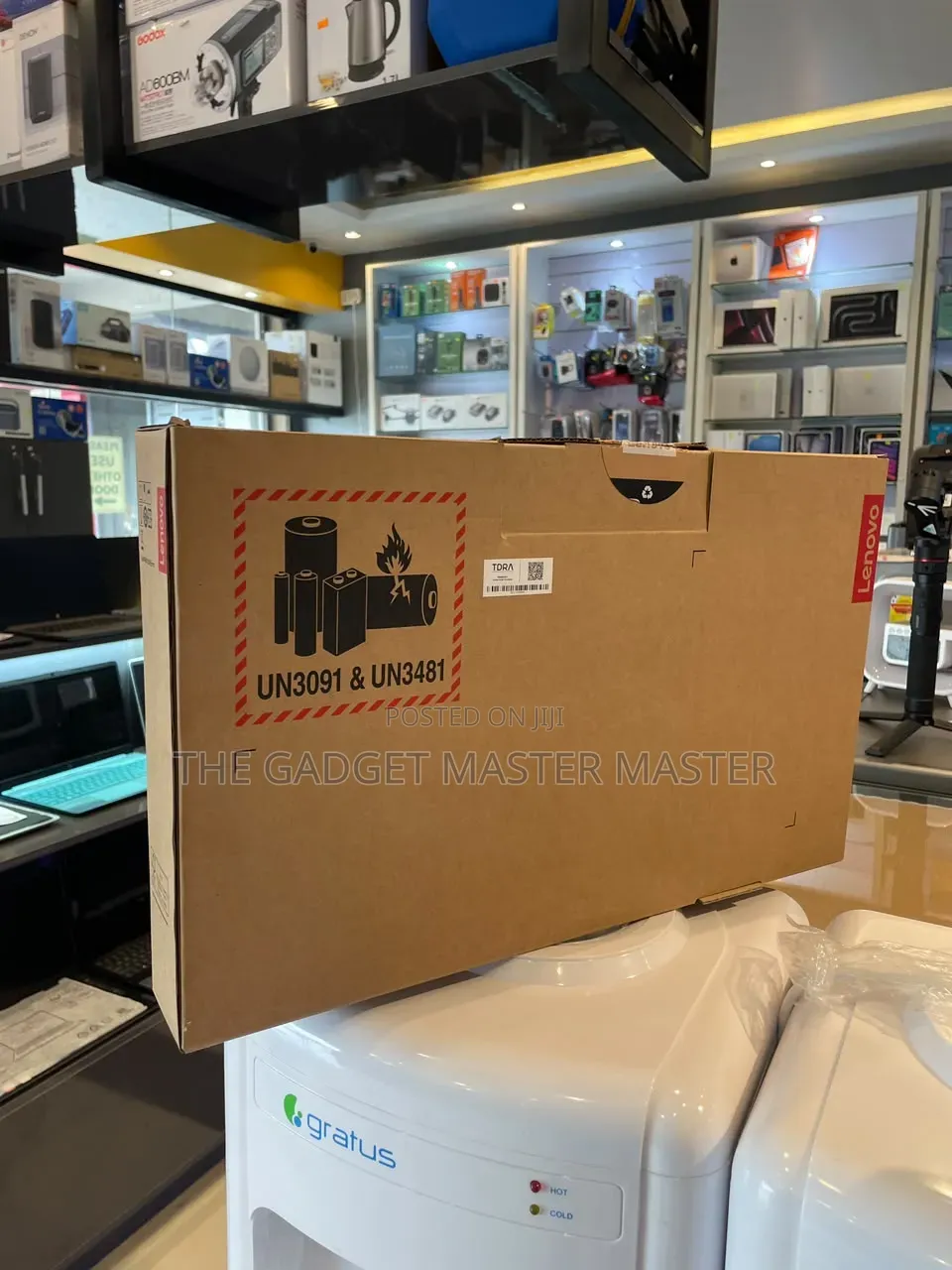 New Laptop Lenovo V15 8GB Intel Core i3 SSD 256GB