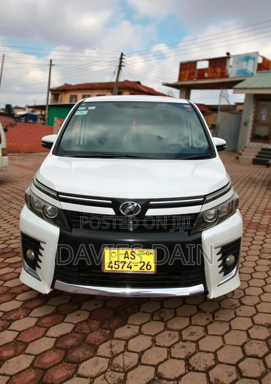 Toyota Voxy 2016 White