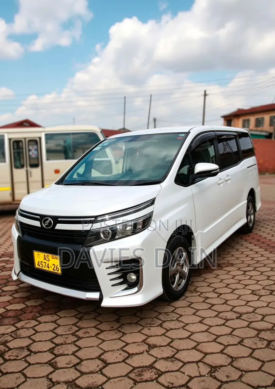 Toyota Voxy 2016 White