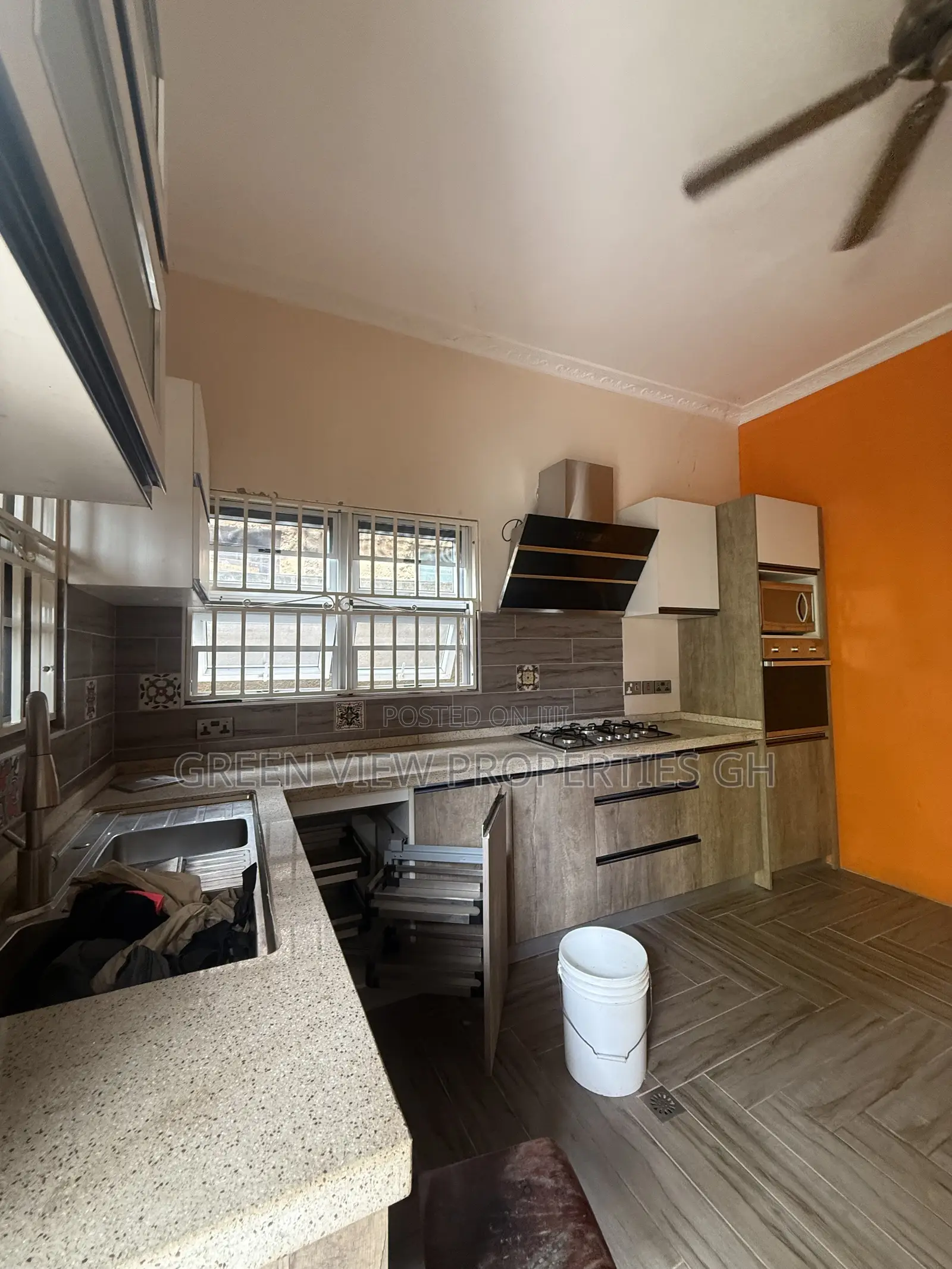 4bdrm Duplex in West Hills Mall Area for sale