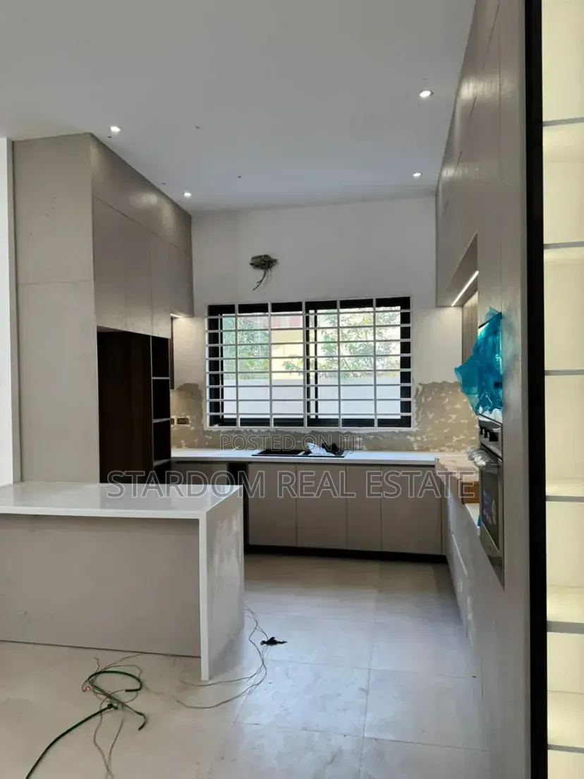 4bdrm Duplex in Spintex Community 18, Lashibi for sale