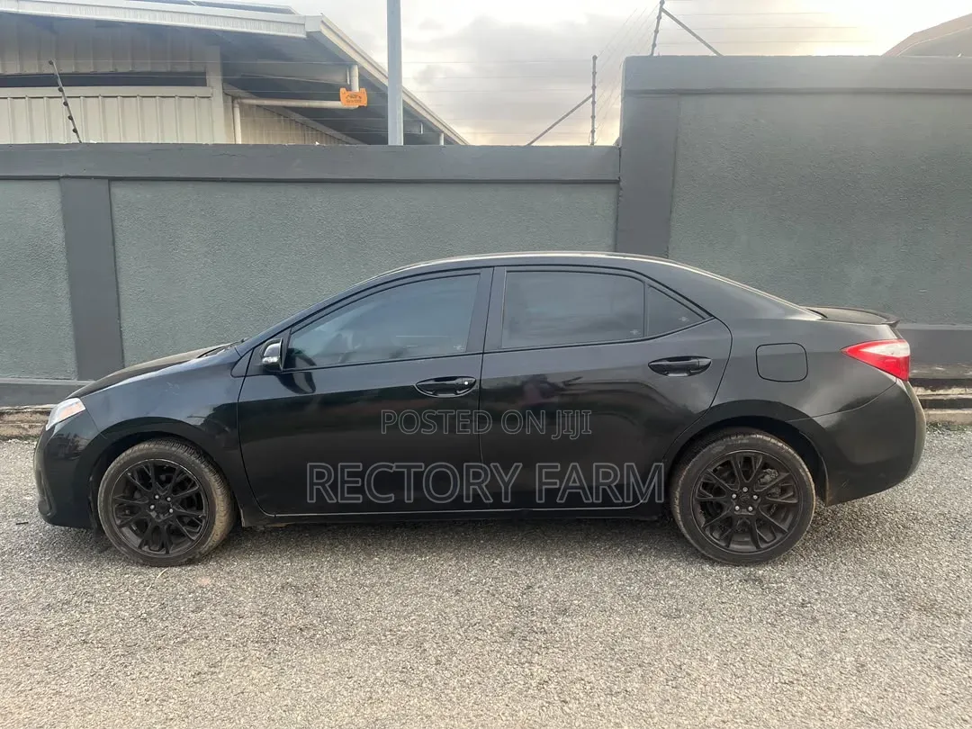 Toyota Corolla 2016 Black