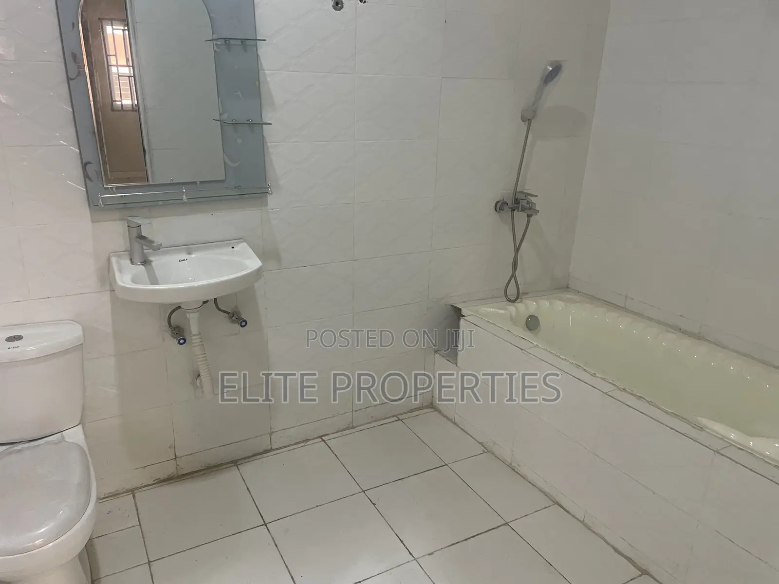 3bdrm House in Community 25 Adom for rent