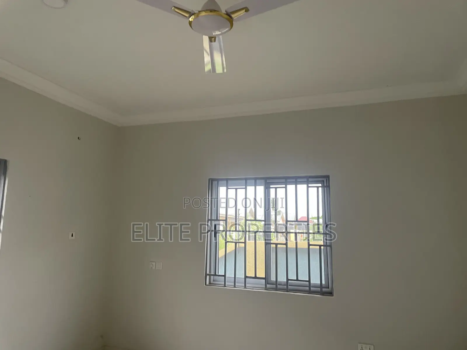 3bdrm House in Community 25 Adom for sale