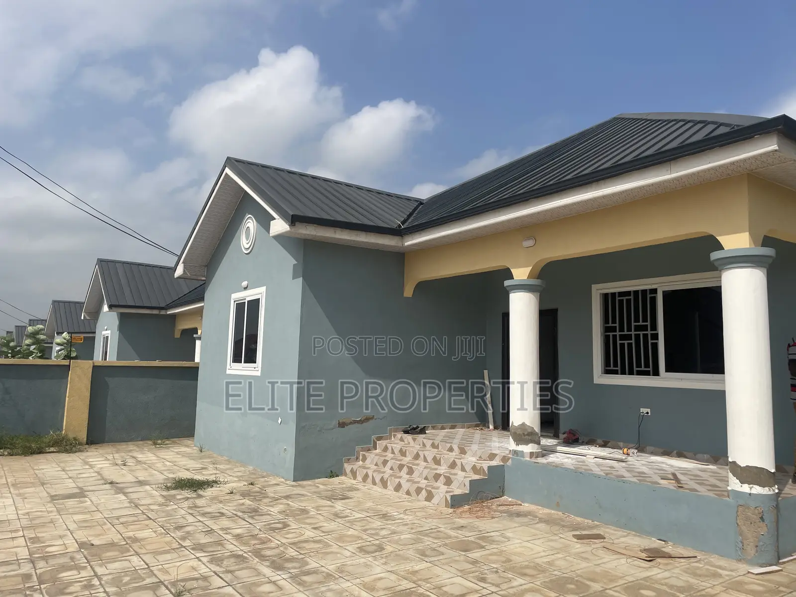 3bdrm House in Community 25 Adom for sale