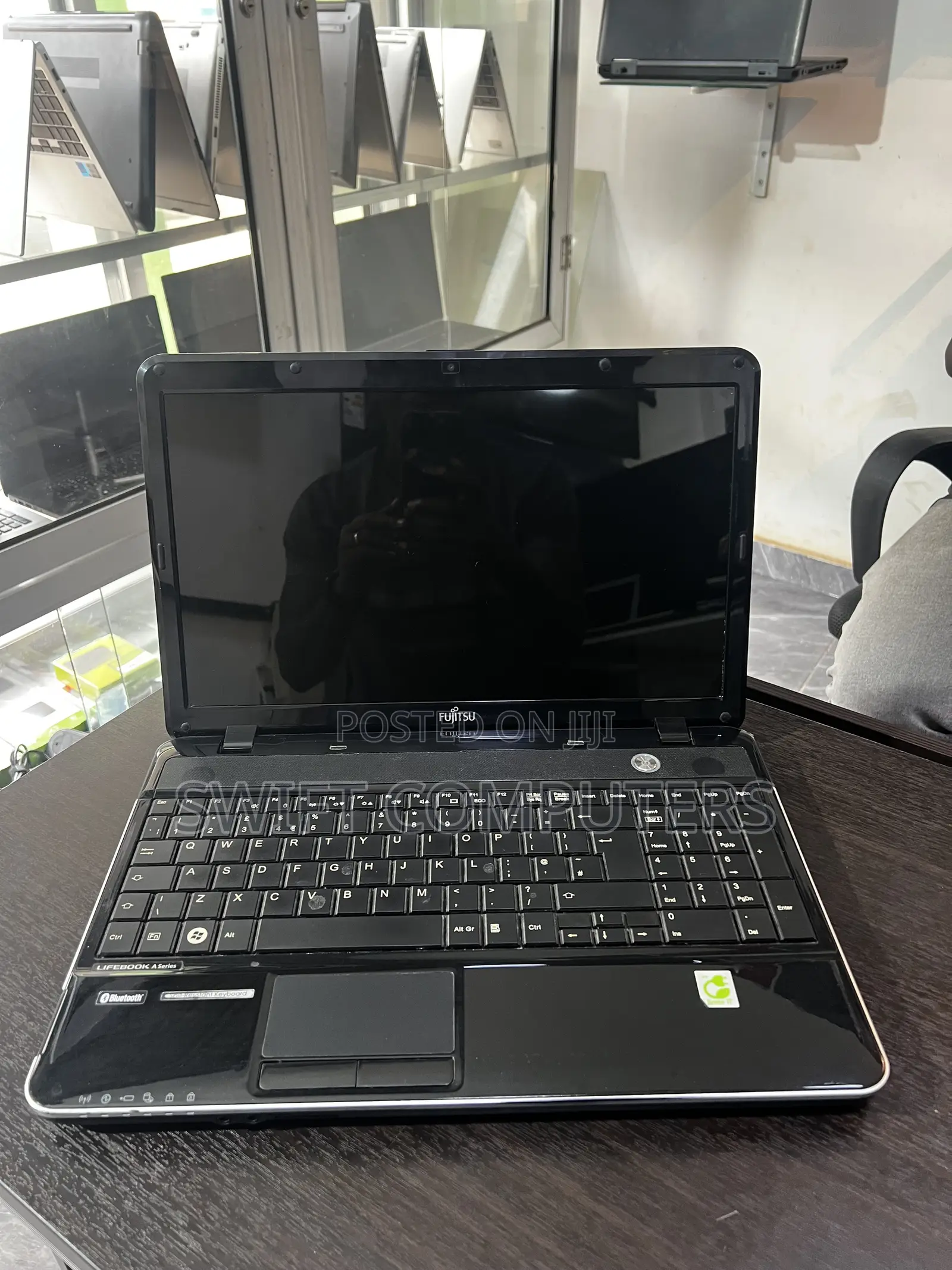 Laptop Fujitsu Lifebook A1120 6GB Intel Core i5 HDD 500GB