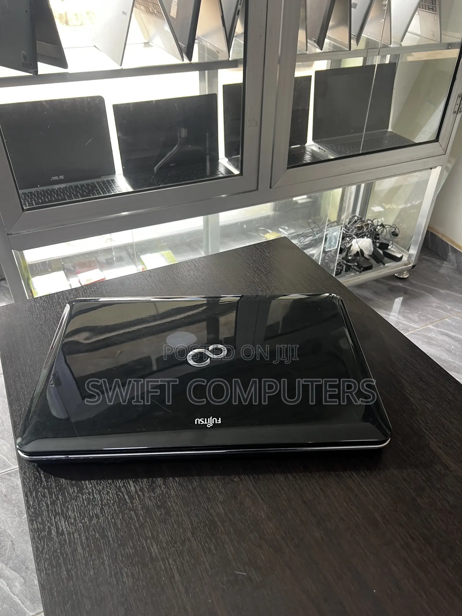 Laptop Fujitsu Lifebook A1120 6GB Intel Core i5 HDD 500GB